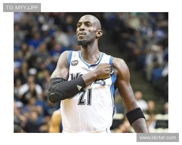 《最新NBA动态:超级巨星复出,联盟排名大变动,季后赛前景扑朔迷离》 《最新NBA动态:超级巨星复出,联盟排名大变动,季后赛前景扑朔迷离》