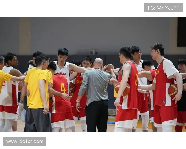 中国男篮奋力拼搏 以强劲表现赢得世界杯入场券 引发球迷热烈讨论 中国男篮奋力拼搏 以强劲表现赢得世界杯入场券 引发球迷热烈讨论