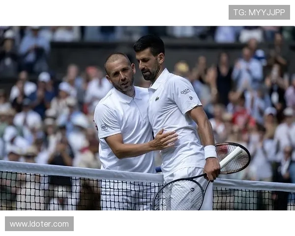 新星奋力崛起 温网赛场激战正酣 经典对决引爆观众热情 新星奋力崛起 温网赛场激战正酣 经典对决引爆观众热情