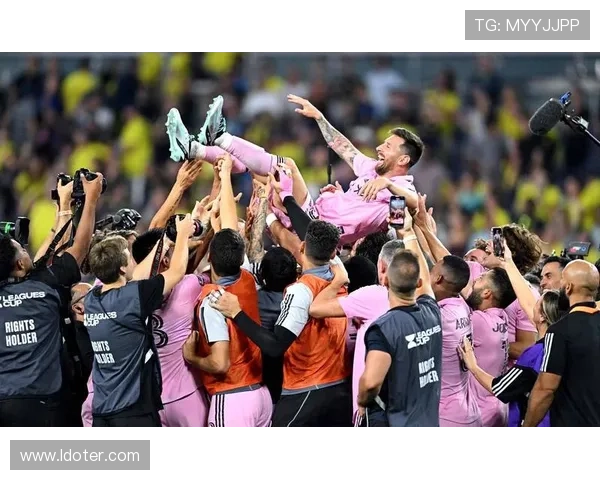 梅西加盟国际迈阿密后首场比赛精彩表现助球队大胜 梅西加盟国际迈阿密后首场比赛精彩表现助球队大胜