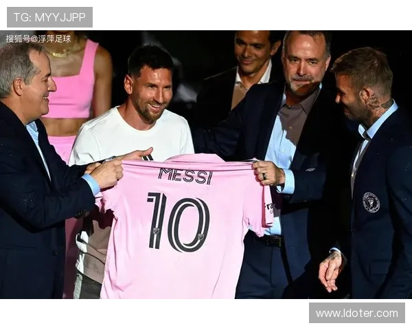 梅西宣布加盟迈阿密国际队开启新篇章 足球世界迎来历史性转折 梅西宣布加盟迈阿密国际队开启新篇章 足球世界迎来历史性转折