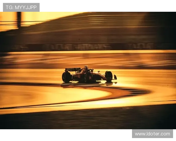F1新赛季风云再起 多支车队升级备战焦点战役引发全球车迷关注 F1新赛季风云再起 多支车队升级备战焦点战役引发全球车迷关注