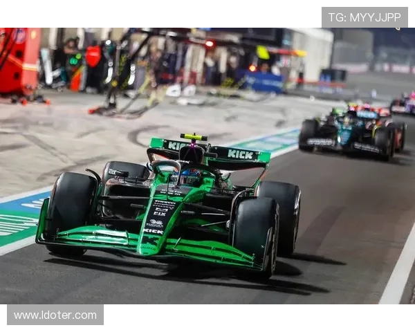 新赛季风云再起F1多支车队技术升级引发冠军悬念激战全年走势备受关注